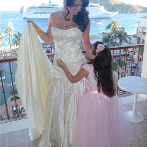 Christine’s Wedding dress on Bling Empire - Picture 4 of 13